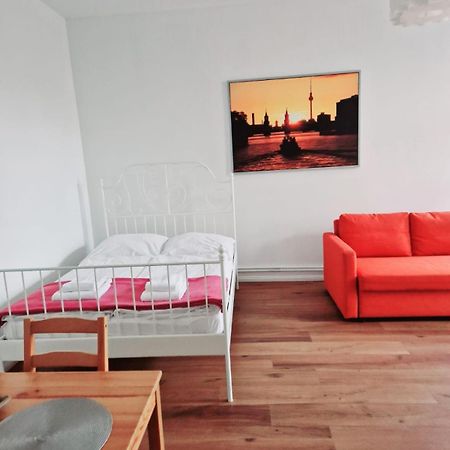 City Studio Apartment For 4, Near Sonnenallee Berlijn Buitenkant foto