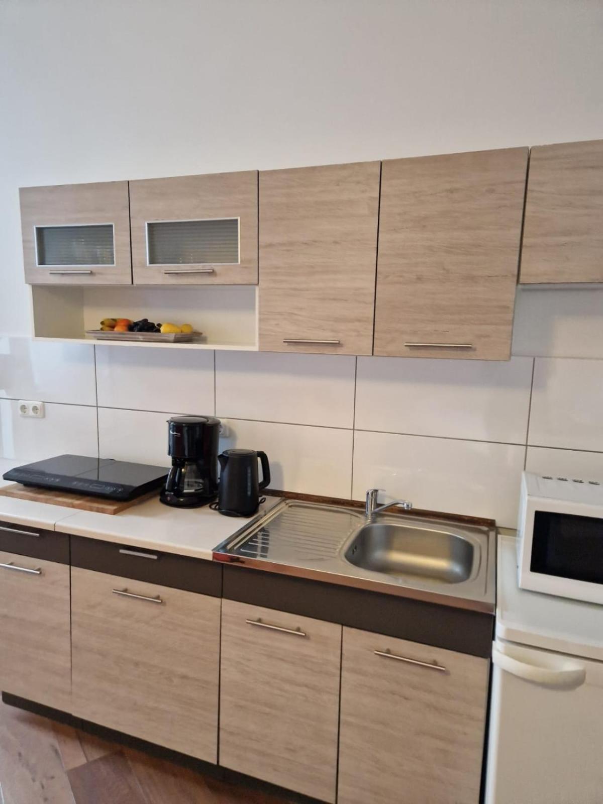 City Studio Apartment For 4, Near Sonnenallee Berlijn Buitenkant foto