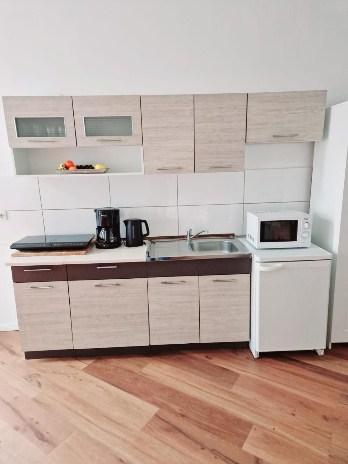 City Studio Apartment For 4, Near Sonnenallee Berlijn Buitenkant foto
