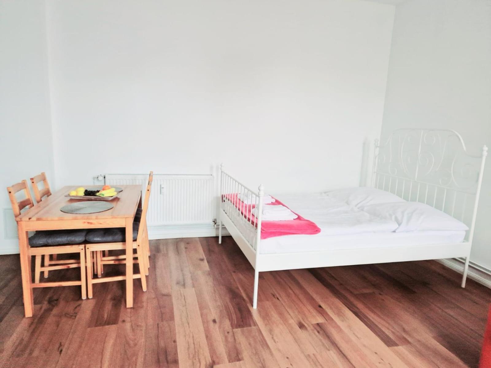 City Studio Apartment For 4, Near Sonnenallee Berlijn Buitenkant foto