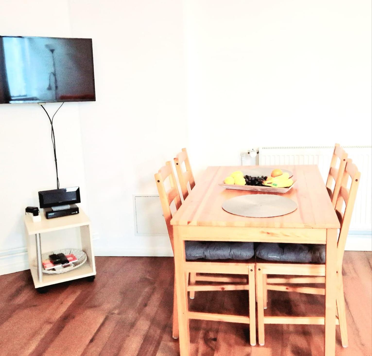City Studio Apartment For 4, Near Sonnenallee Berlijn Buitenkant foto