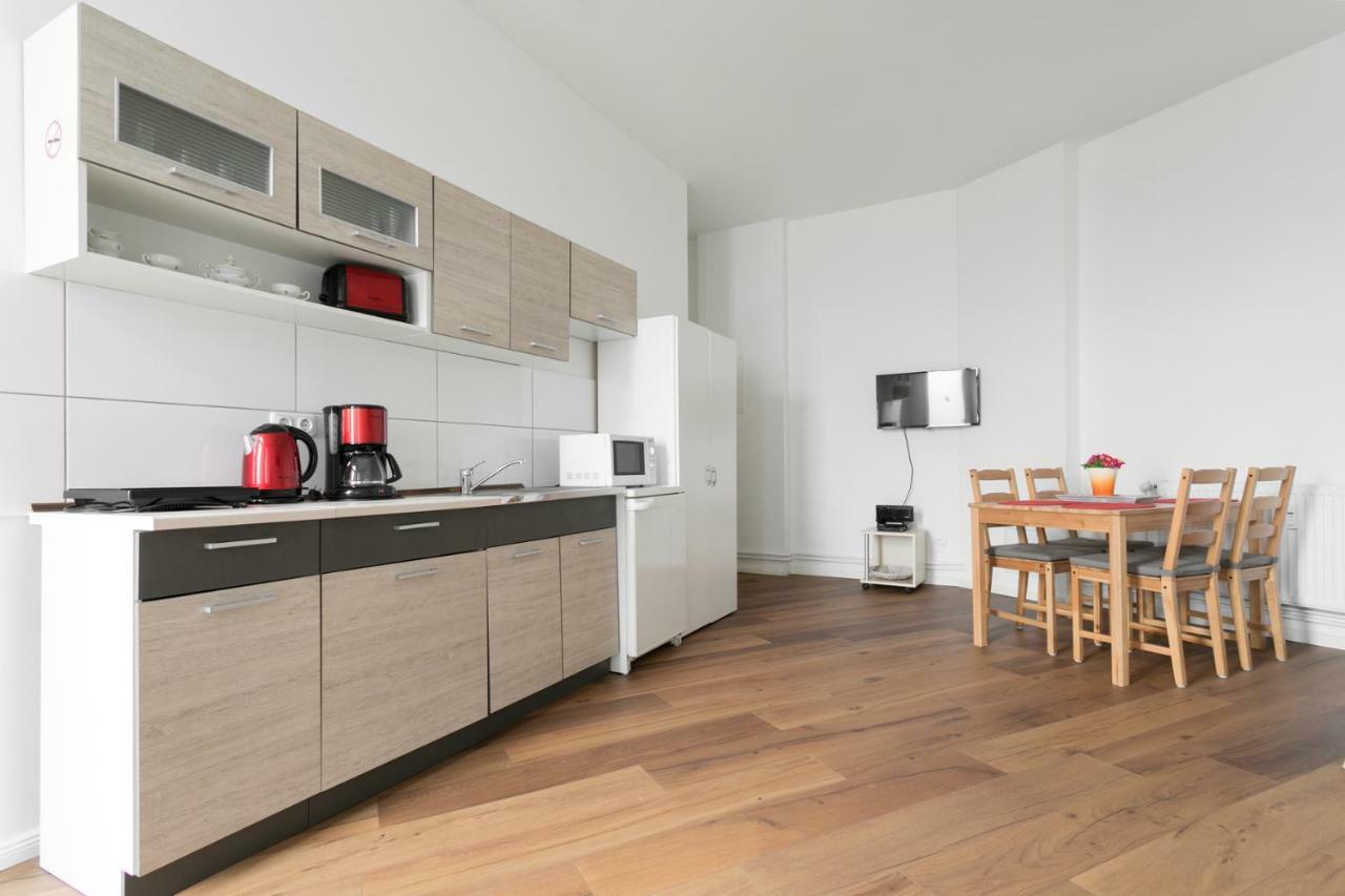 City Studio Apartment For 4, Near Sonnenallee Berlijn Buitenkant foto
